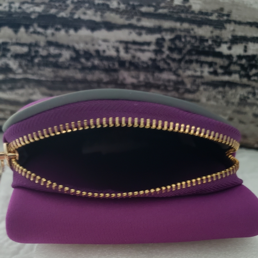 Bright, Bolsetta Purple Magnetic Hip Pouch New Without Tags Has 'Snaplock' - Picture 6 of 9